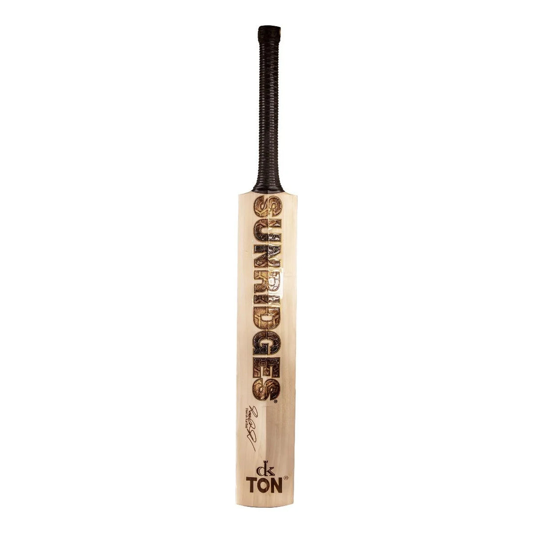 Clean Bat Face: A smooth, clean bat face that maximizes the power and precision of each shot